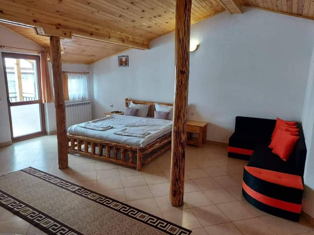 Къща за гости Камината Тріґрад Екстер'єр фото